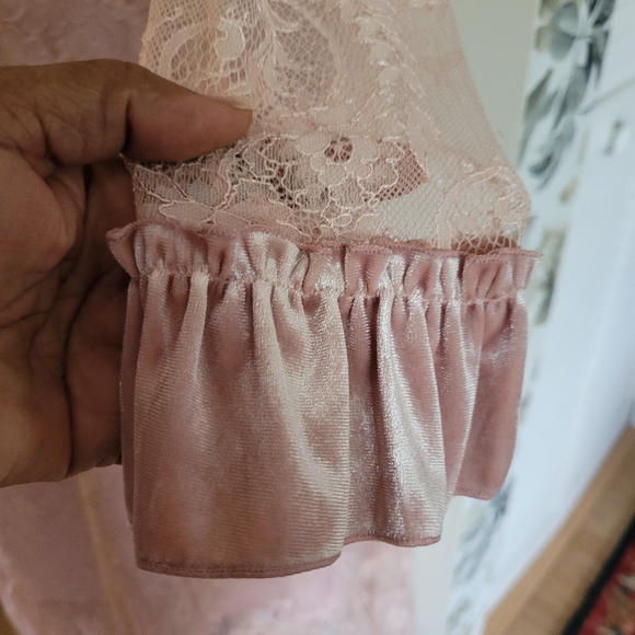 Pink Mary Cottagecore maxy lace dress with floral appliques Velvet accents Y2K - Picture 10 of 13